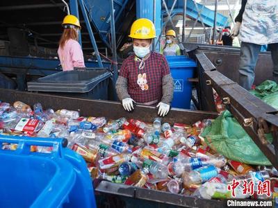 广州出招破解“垃圾围城”困境 生活垃圾源头减量效果初显